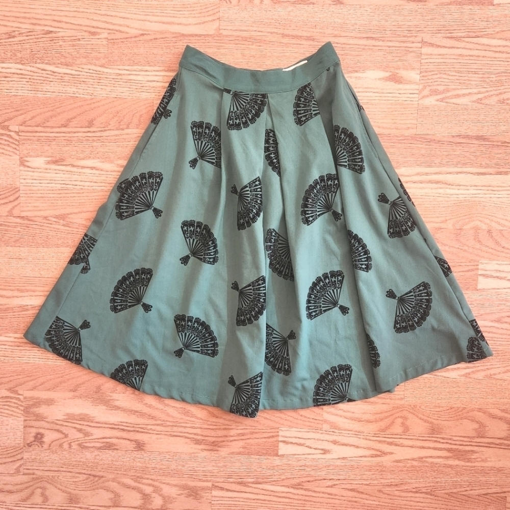 EUC Bettie Page by Tatyana Velvet Green Skirt, Size M